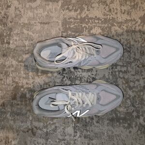 New Balance 9060 Gray And Pink Sneakers